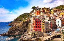 VIP small-group Cinque Terre discovery and vineyard escape