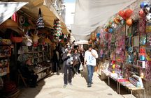 Shopping and walking tour in Bari