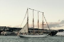 Lisbon sunset sail with drinks and snacks