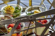 Audioguided tour of the Eiffel Tower with lunch