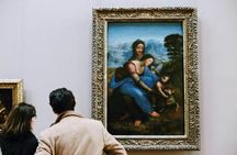 Louvre Museum Private Guided Tour with Reserved Entry