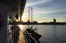 Sunset sailing trip on the Alster in Hamburg