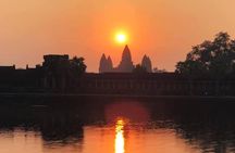 Sunrise at Angkor Wat and Angkor complex discovery by 4x4
