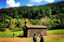 La Garrotxa Volcanic Zone Natural Park Hiking and Besalú medieval town