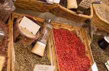 Food and wine tour in Montmartre