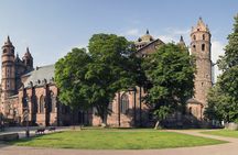 Private and guided walking tour of Worms