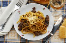 Market tour, lunch or dinner and show cooking at a Cesarina's home in Venice