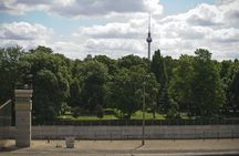 Cold War walking tour in Berlin