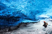 Crystal blue ice cave tour from Jökulsárlón with a super Jeep
