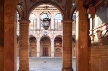 Audio tour of Archiginnasio Palace in Bologna with food tasting