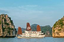 Private full-day trip from Hanoi to Halong Bay with boat cruise