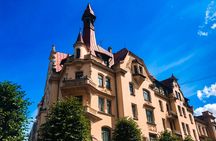 Self-guided discovery walk in Riga through parks and time