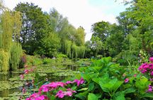 Small-group excursion to Giverny and Versailles from Paris