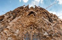 Sagrada Familia Guided Tour with Tower Access