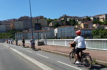 3-hour electric bike tour with food tasting in Lyon