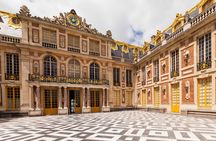 Palace of Versailles and the Trianon with transportation from Paris