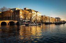 Amsterdam premium canal cruise in an open boat with all drinks included