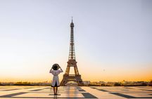 Private photo shoot in the Eiffel Tower neighborhood