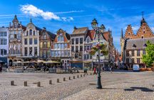 Self guided tour with interactive city game of Antwerp