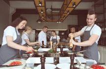Traditional Christmas dinner cooking class with market visit