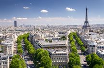 Private tour of the Champs-Élysées neighborhood