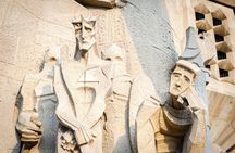 Guided tour of Sagrada Familia and park Güell
