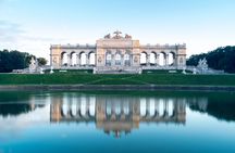 Schönbrunn Palace guided tour with a friendly historian