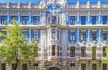 Exclusive private guided tour of Riga's architecture with a local