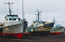 Self-guided Discovery Walk of Tallinn city contrasts beyond the medieval walls
