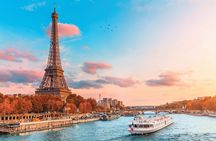 Skip-the-line to Louvre Museum and Seine River Cruise