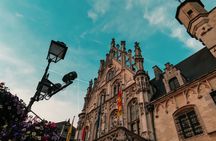 Self guided tour with interactive city game of Antwerp