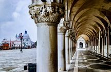 Guided tour of Doge's Palace and St Mark's Basilica with gondola ride