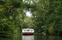 Discover the different faces of Hamburg on an Alster cruise