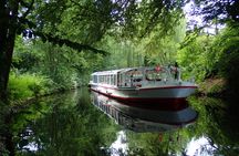 Discover the different faces of Hamburg on an Alster cruise
