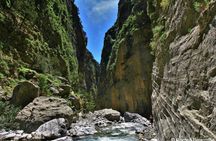 Easy way Samaria Gorge tour from Rethymno