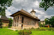 Private day trip to the UNESCO Painted Monasteries from Iasi