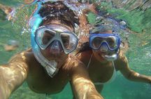 Hiking and snorkeling around an island in Marseille
