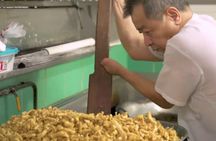 Singapore Food Tour in Chinatown Complex Hawker Center