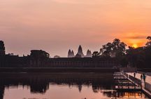 Sunrise at Angkor Wat and Angkor complex discovery by 4x4