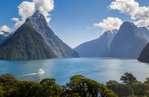 Milford Sound day tour and Boutique cruise with picnic lunch from Te Anau