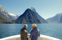 Milford Sound day tour and Boutique cruise with picnic lunch from Te Anau