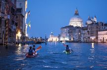 Kayak Experience in Venice at Night