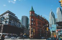 Private kickstart Toronto walking tour with local guide