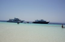 Hamata Snorkeling Cruise from Marsa Alam with Lunch and Drinks