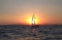 Barcelona sunset sailing experience with live Spanish guitar
