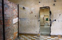 Half-day private tour of Tuol Sleng Museum and Killing Fields