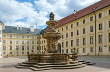 Prague Castle and Royal District: Guided Tour with a Historian