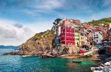 Vertical vineyards tour in Riomaggiore with wine tasting