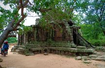 Gondola paddle boat one hour private sunset tour in Siem Reap