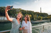 Seine River cruise with gourmet French crêpe